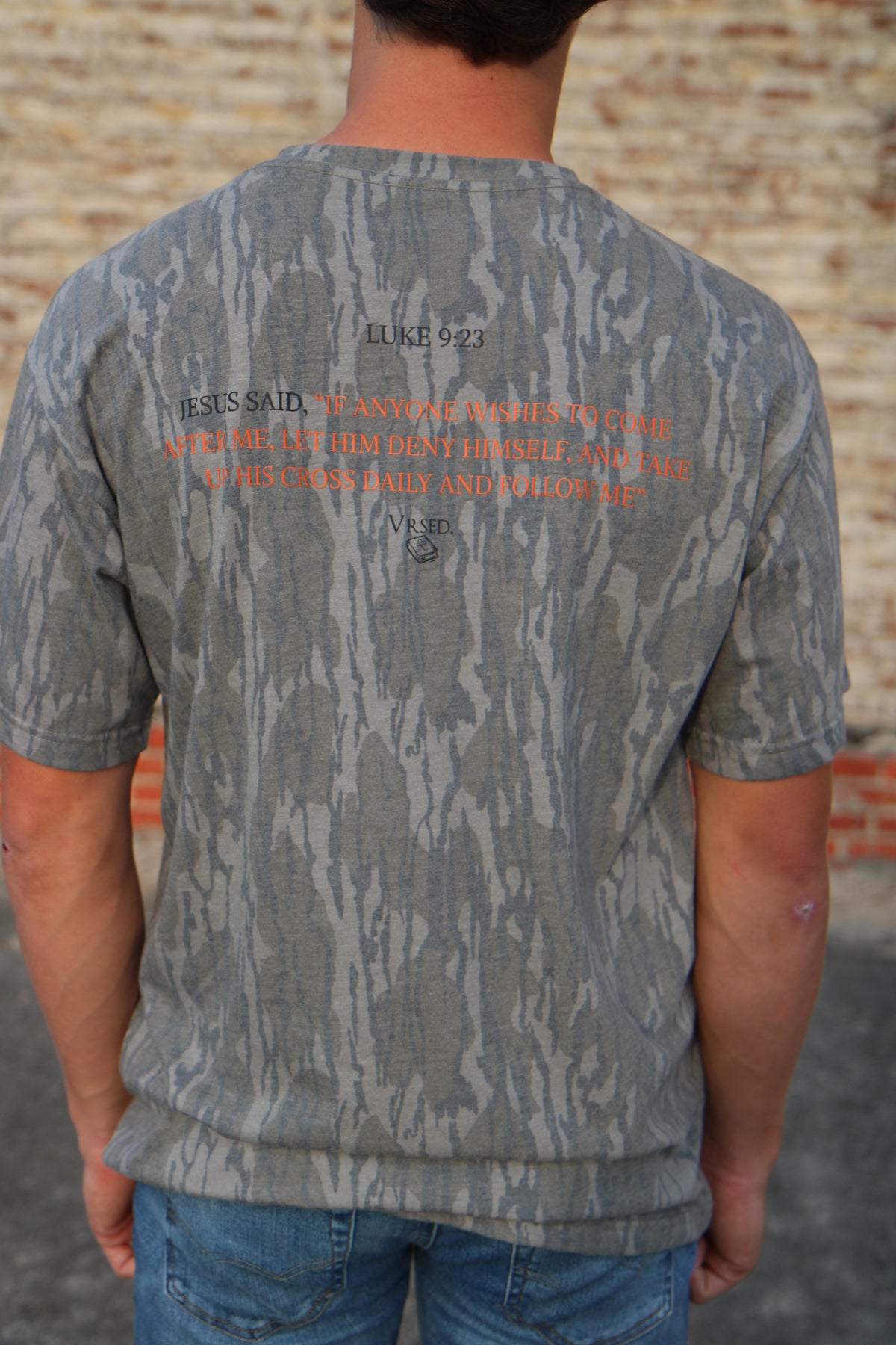 Luke 9:23/Romans 1:16 Bottomland Camo Tee